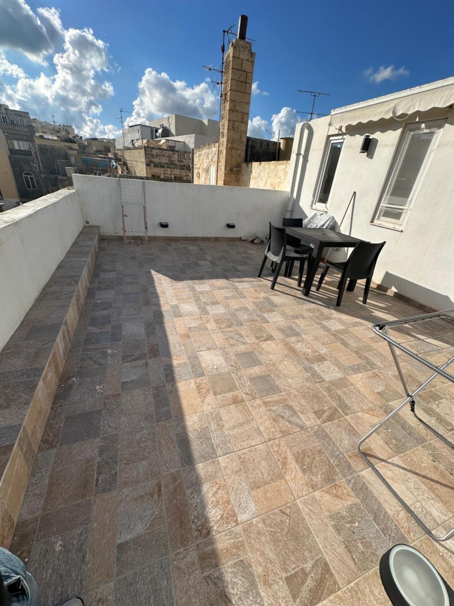 One Bedroom Appartment With Terrace In Sliema Luaran gambar